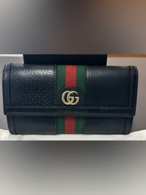 Gucci  Leather Wallet Authentic